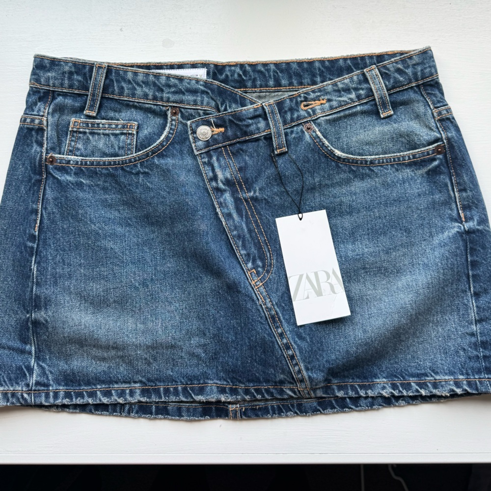 Zara Denim Skirt - Picture 1 of 3